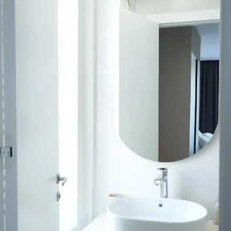 Casa V Bencun Deluxe Queen